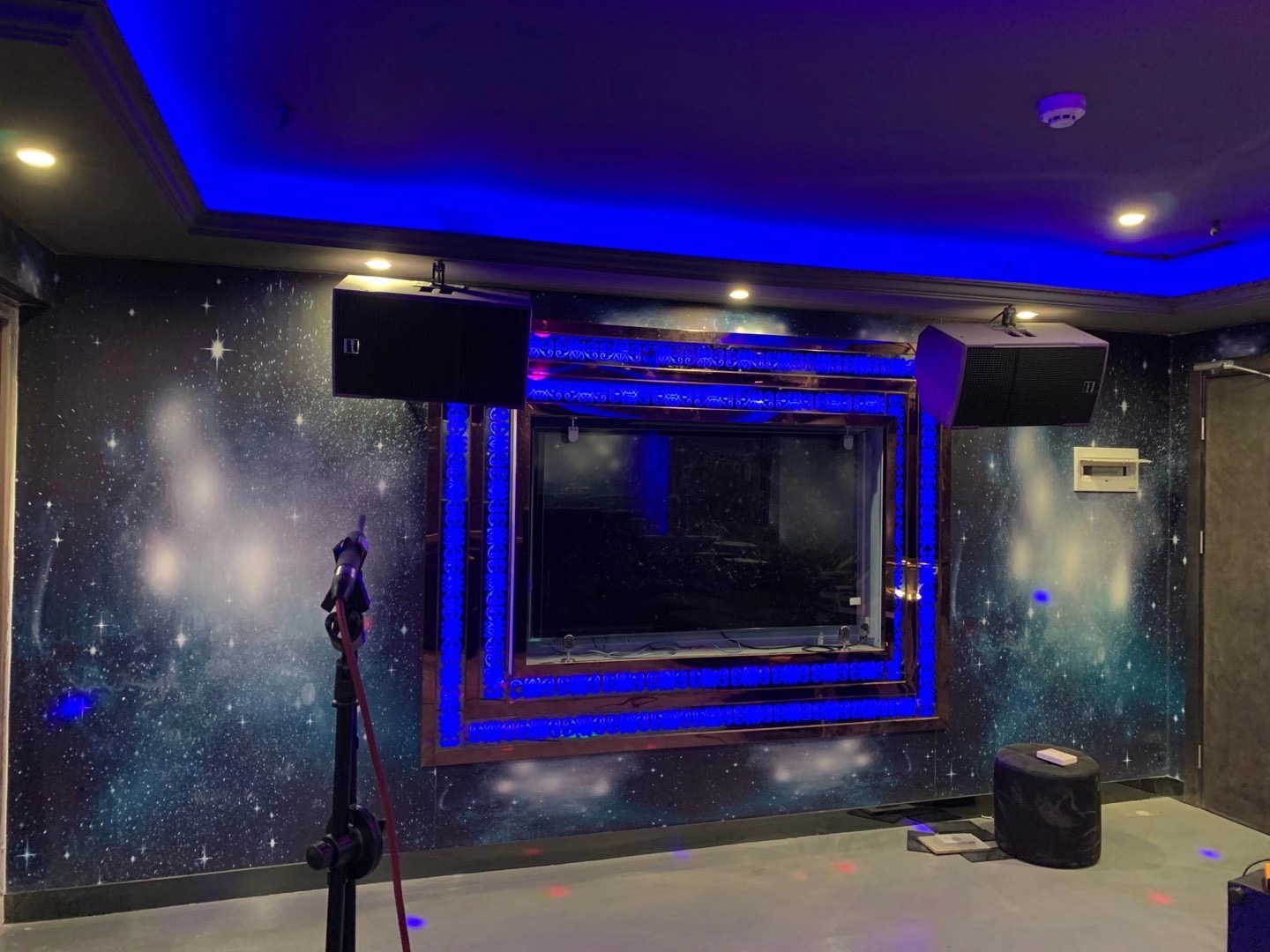 四川成都香槟量贩KTV