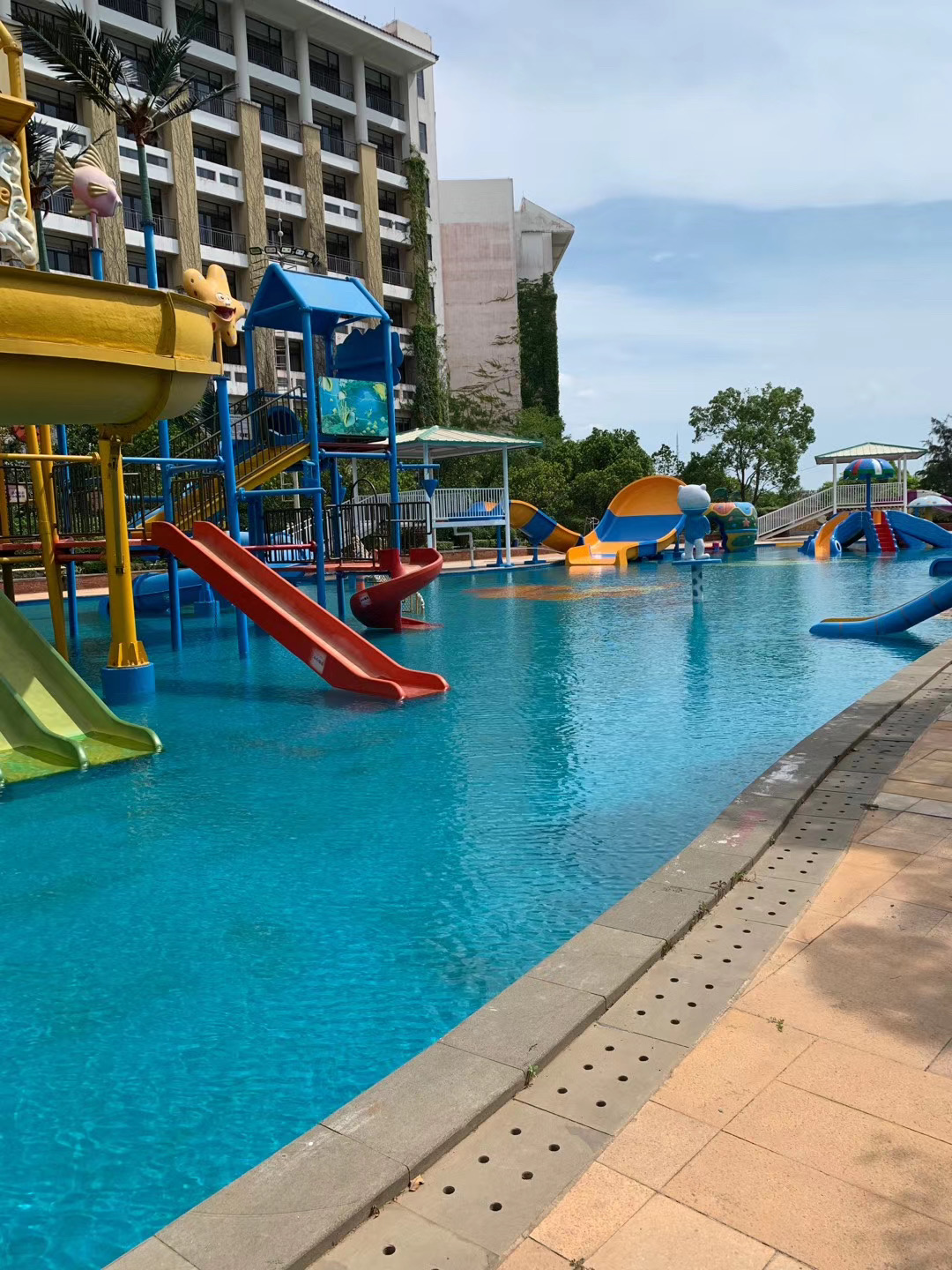 广东湛江樟树湾大酒店水上乐园