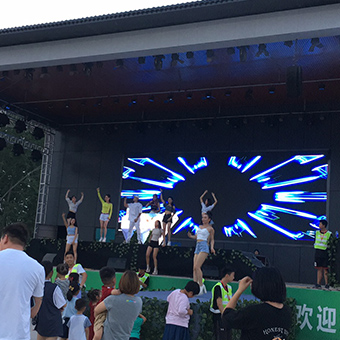 河南新乡凤湖文化广场